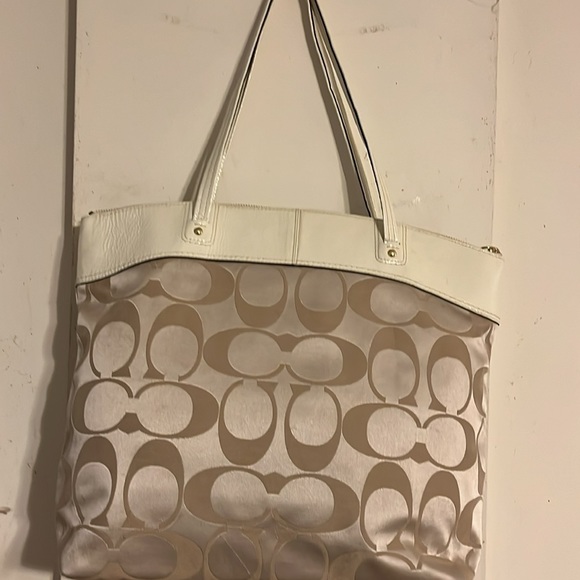 COACH LAURA NORTH SOUTH SIGNATURE TOTE F18336 - Picture 3 of 7